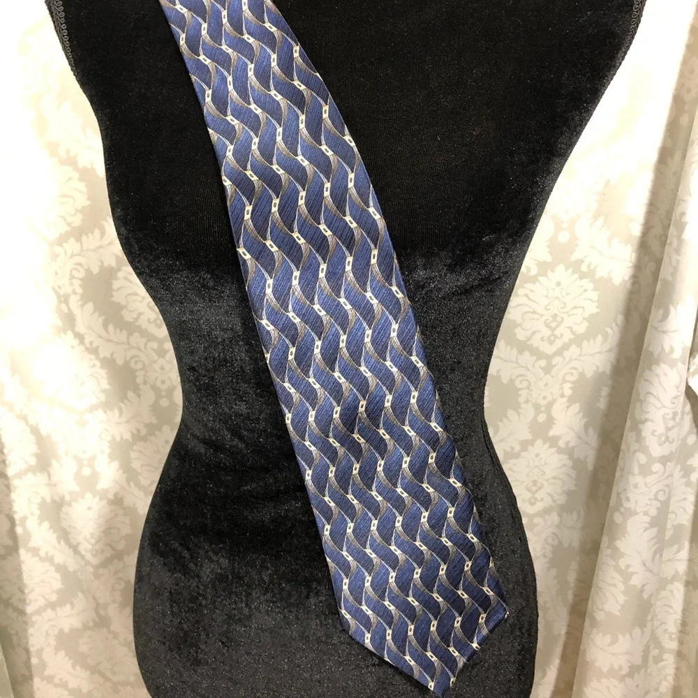 Vintage Geoffrey Beene Silk Tie